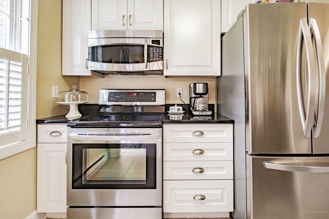 459 Allen Ave #1 - Photo 3 of 17