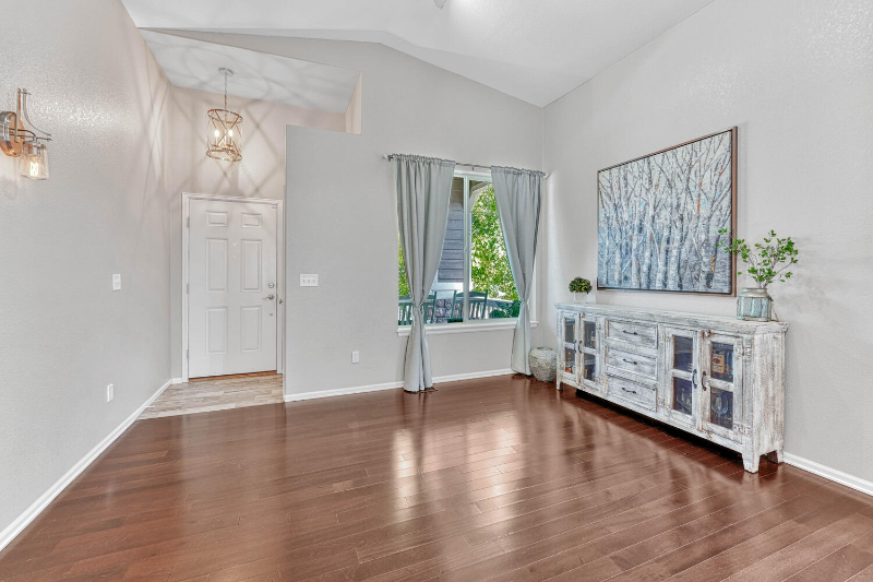 10566 Cherrybrook Cir - Photo 4 of 43