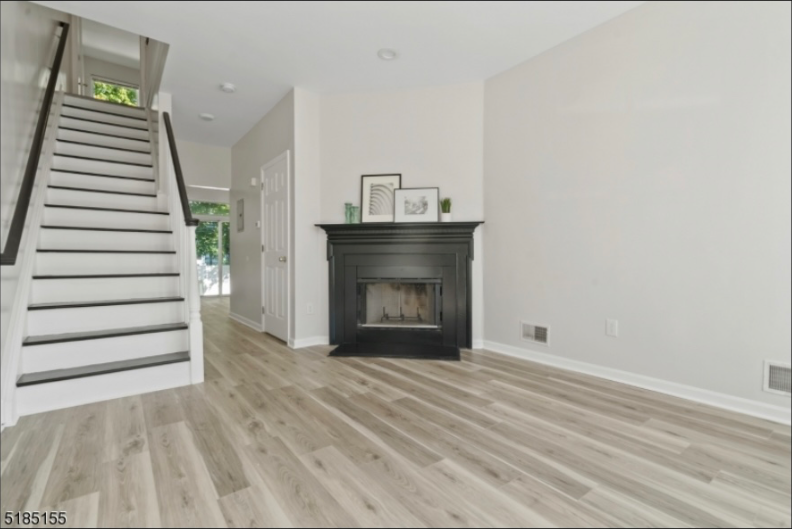 7 Derby St - Photo 3 of 15