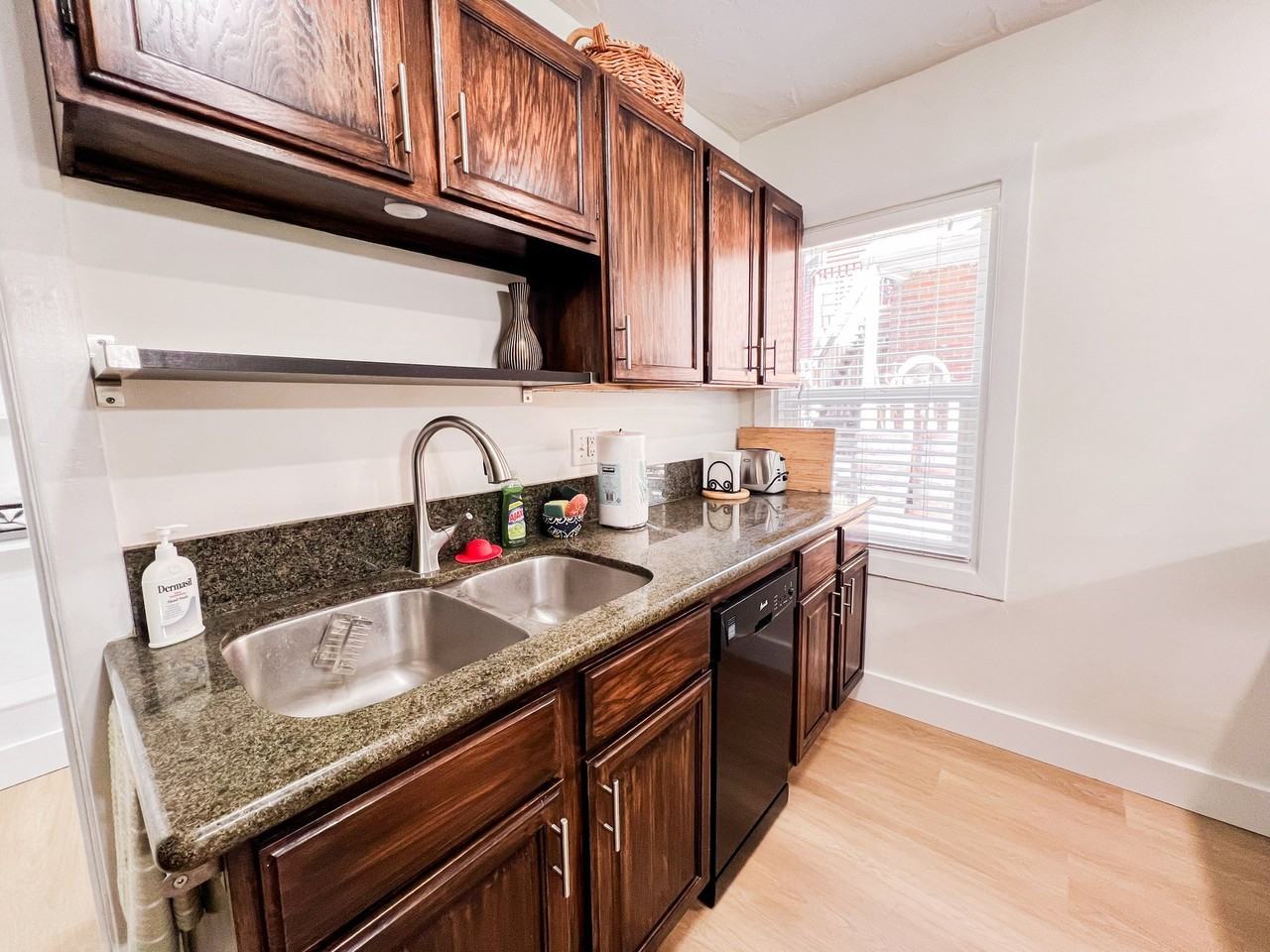 333 Eastso. #1 - Photo 5 of 19
