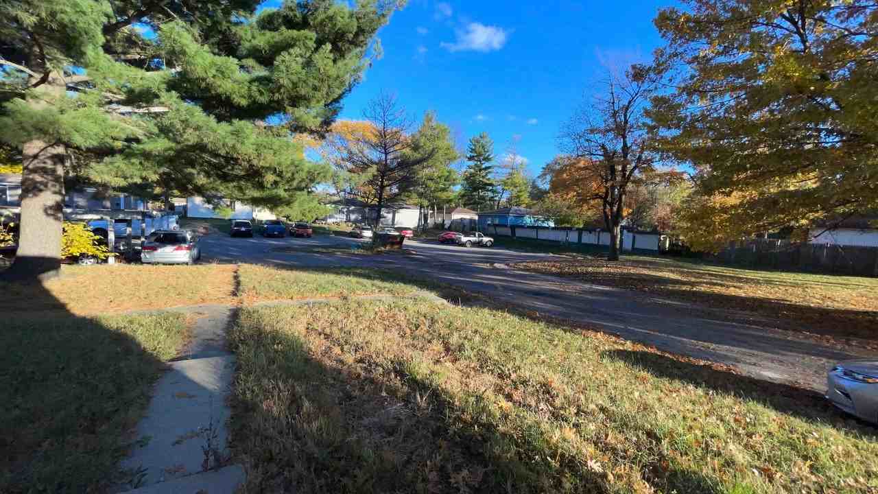3501 White Cedar Ct - Photo 2 of 12