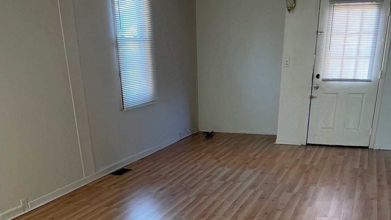 3501 White Cedar Ct - Photo 3 of 12