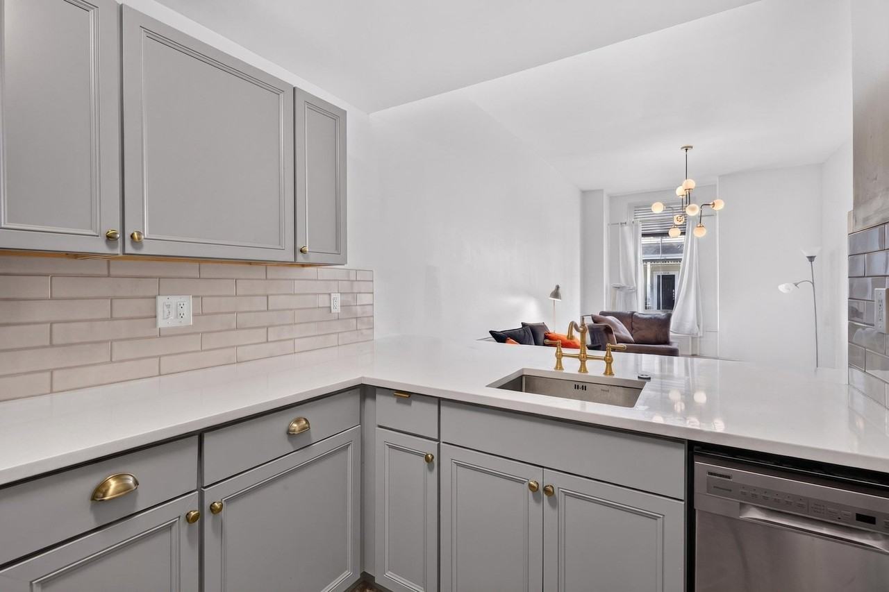 532 E Gaston St #534A - Photo 6 of 19