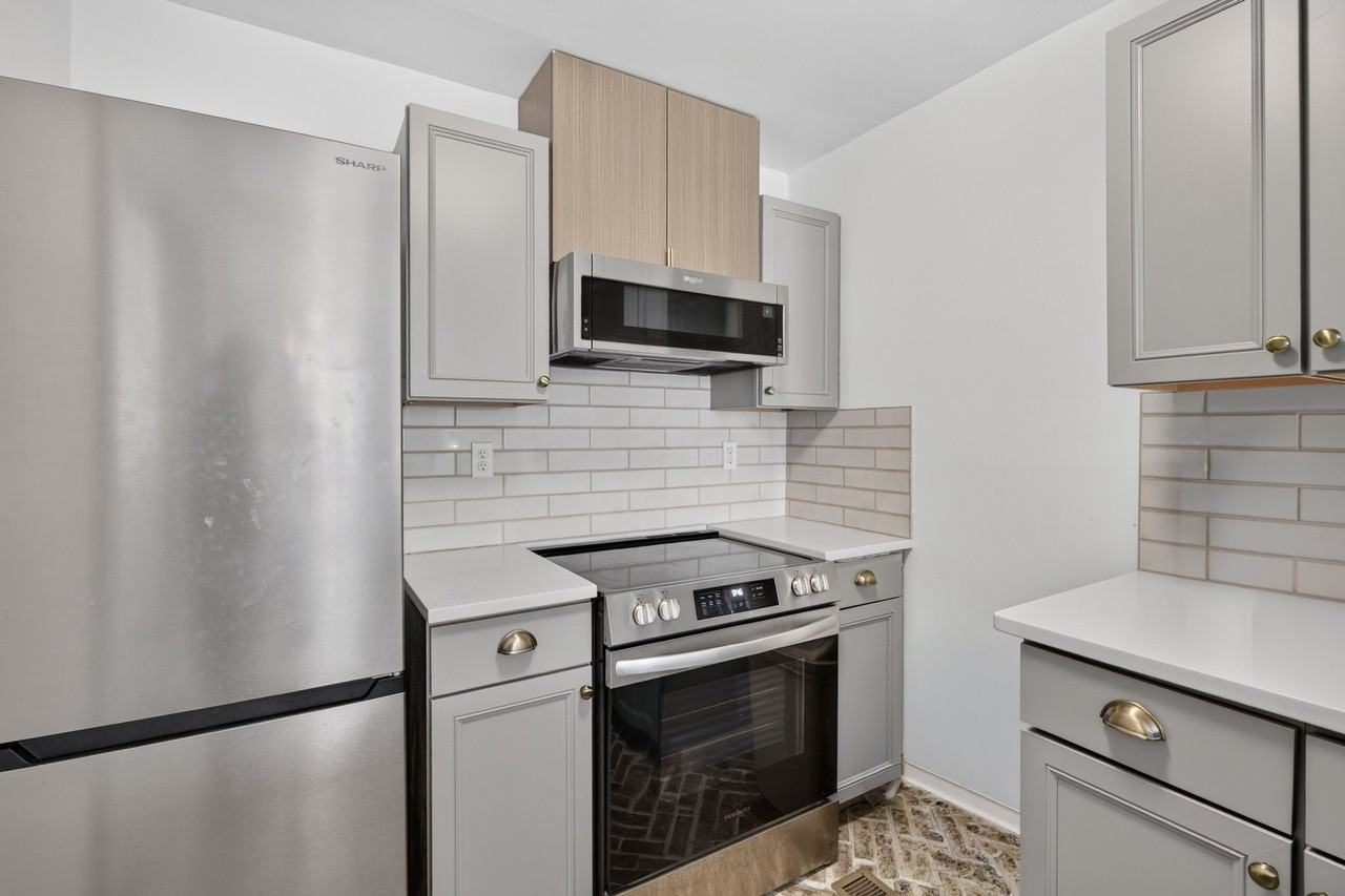 532 E Gaston St #534A - Photo 7 of 19