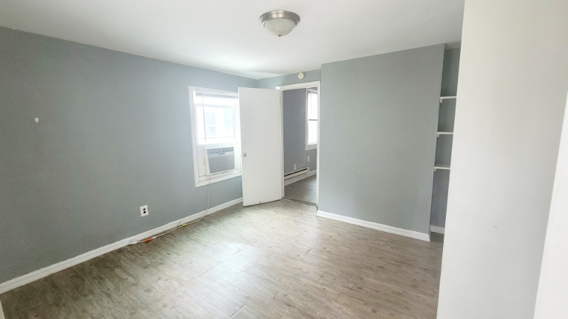 516 S Pine St #2 - Photo 4 of 12