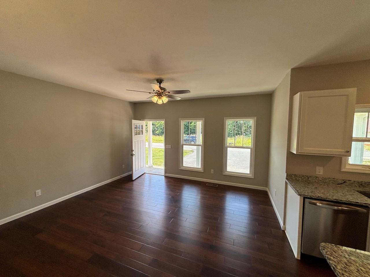 219 Cherokee Dr #17 - Photo 2 of 11