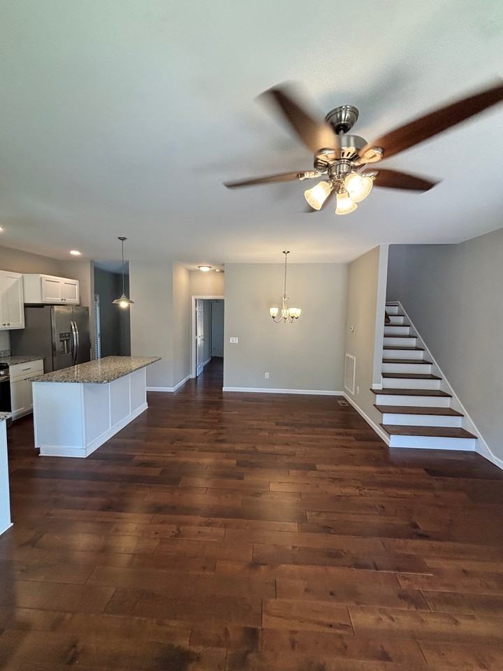219 Cherokee Dr #17 - Photo 3 of 11