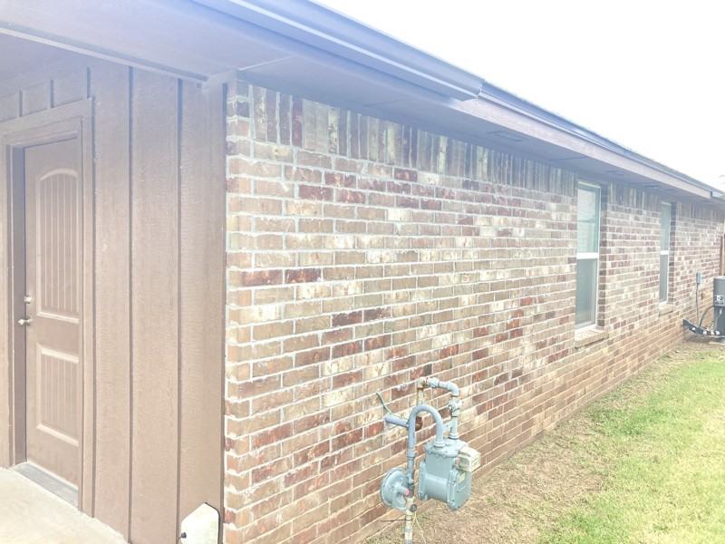 1315 E Ash St - Photo 5 of 17