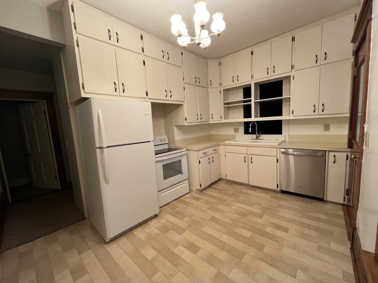 803 S Union St - Photo 2 of 12