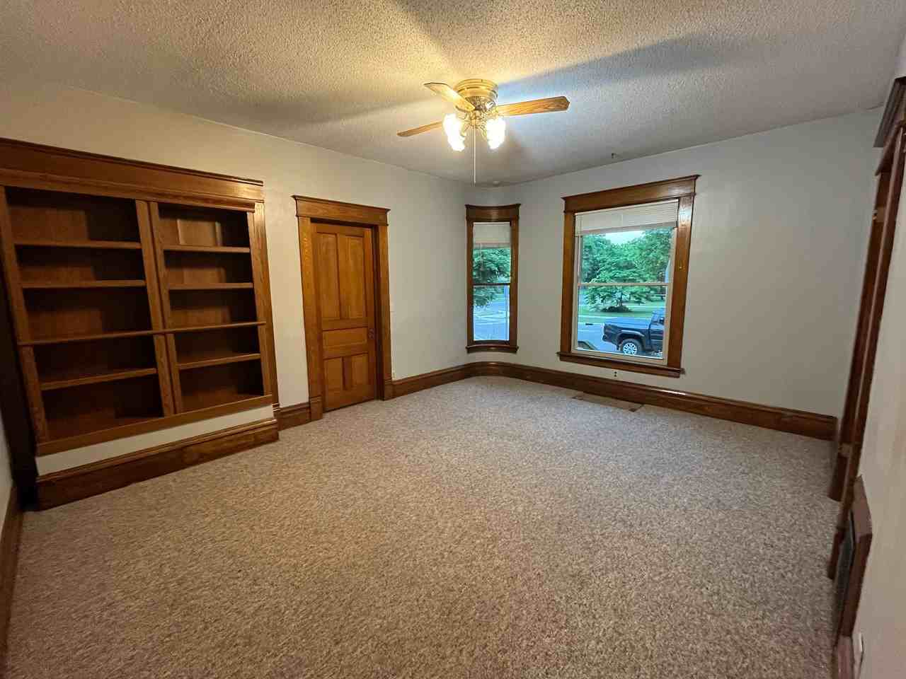803 S Union St - Photo 5 of 12