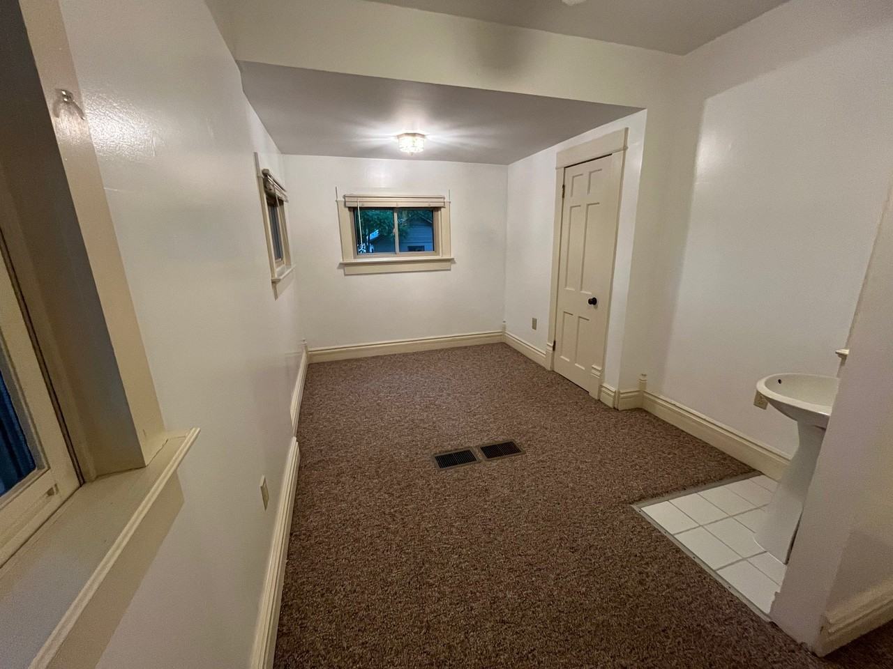 803 S Union St - Photo 6 of 12