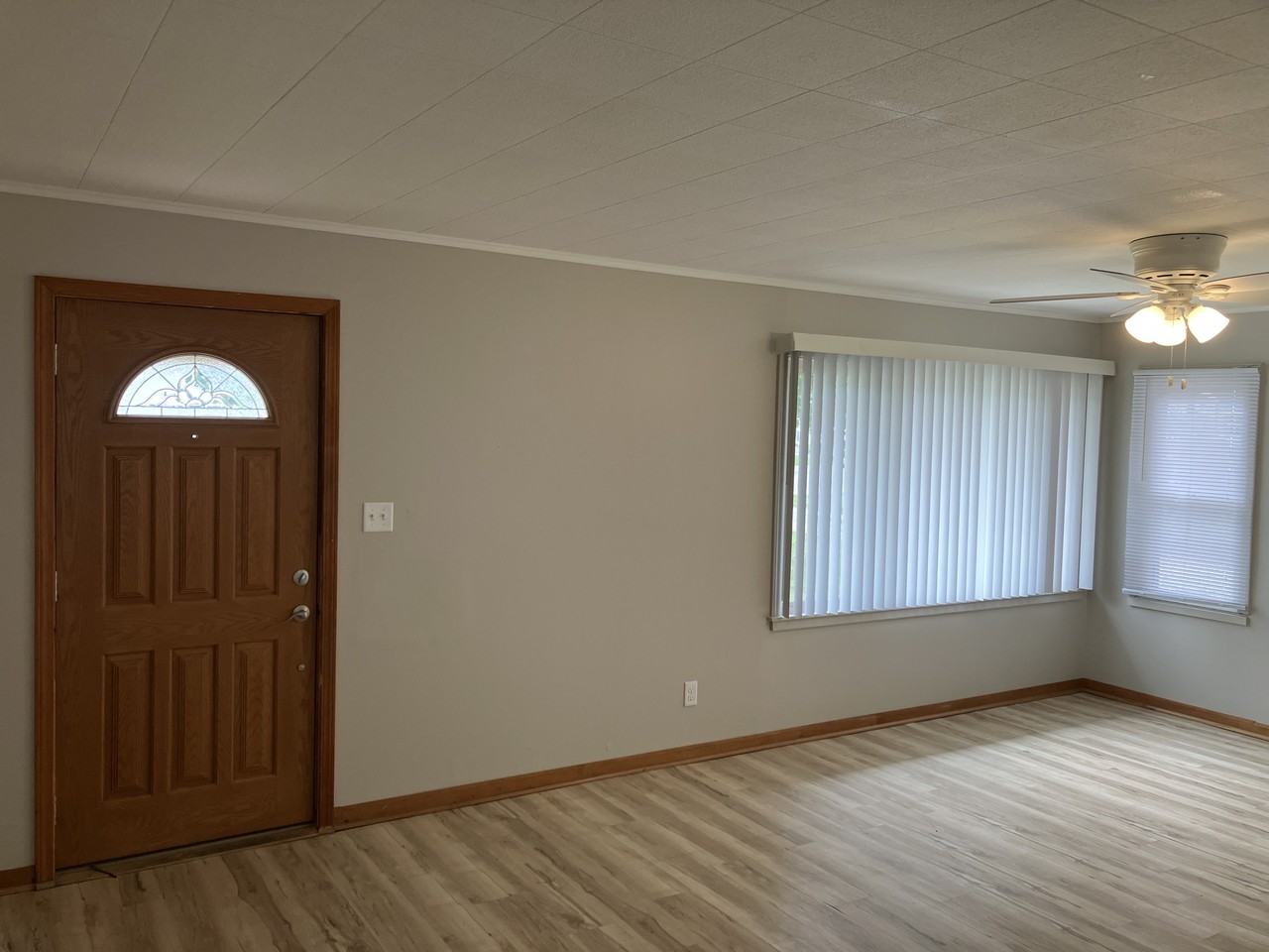 508 E Buckner St #1 - Photo 2 of 18