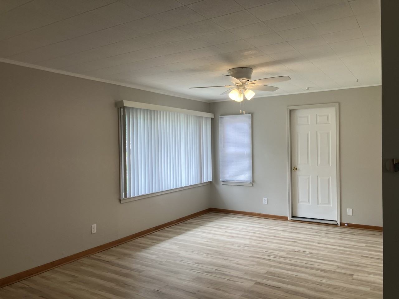 508 E Buckner St #1 - Photo 3 of 18