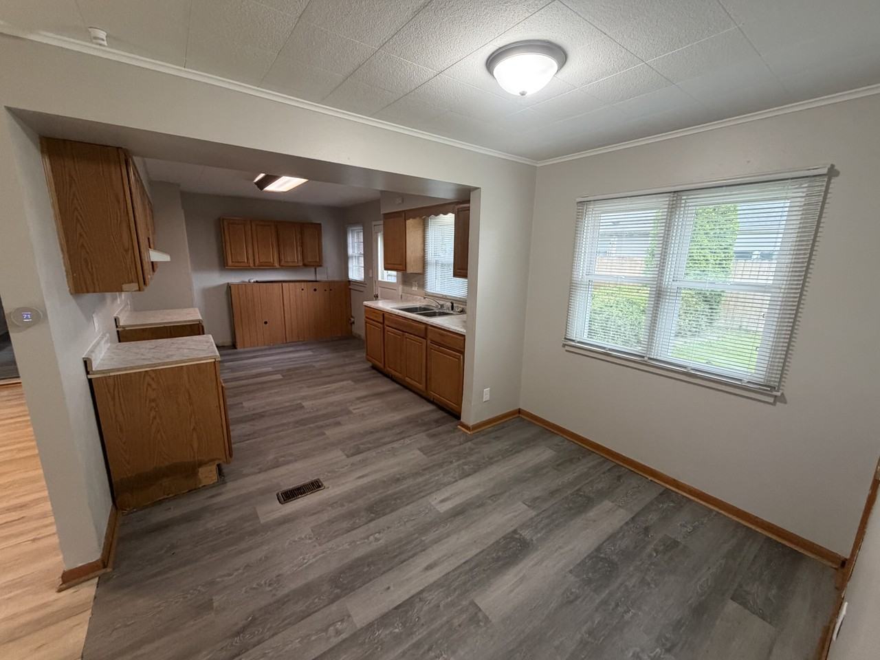508 E Buckner St #1 - Photo 7 of 18