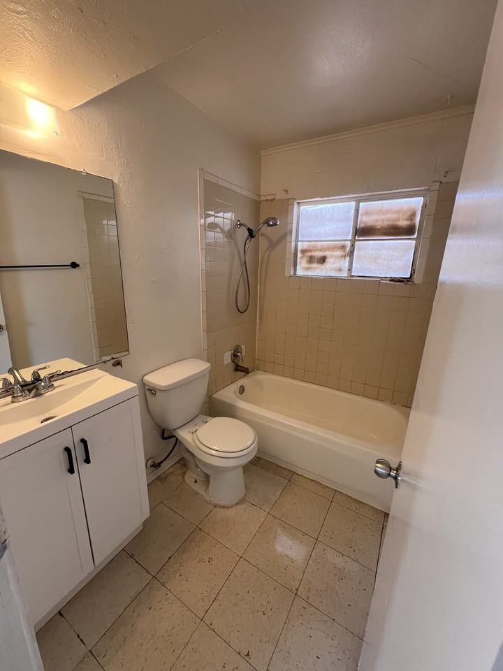 2617 S Norton Vis #2617 - Photo 7 of 11