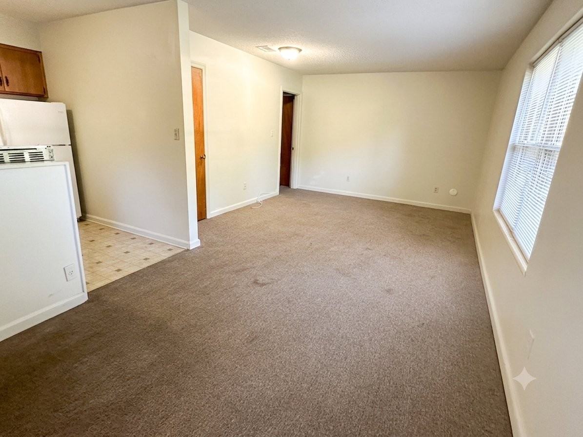 3105 Woodmore Ln Nw #B - Photo 3 of 8