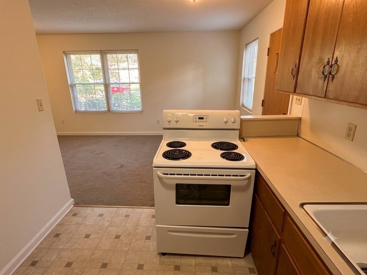 3105 Woodmore Ln Nw #B - Photo 5 of 8