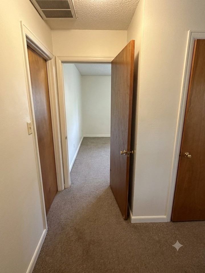 3105 Woodmore Ln Nw #B - Photo 7 of 8