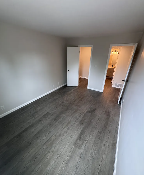 101 Surrey Ct #4 - Photo 5 of 9