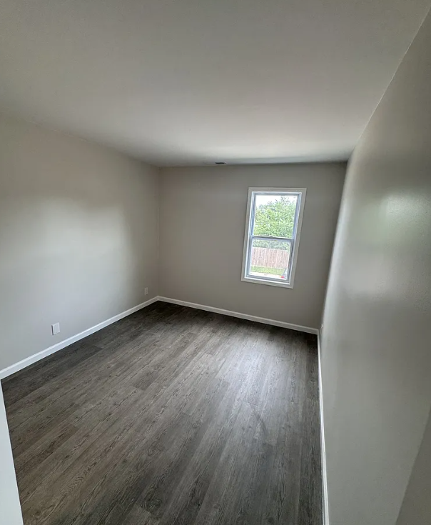 101 Surrey Ct #4 - Photo 7 of 9
