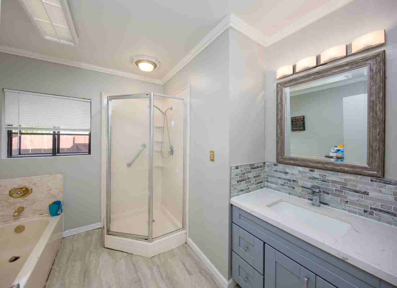 330 Beverly Ave - Photo 4 of 31