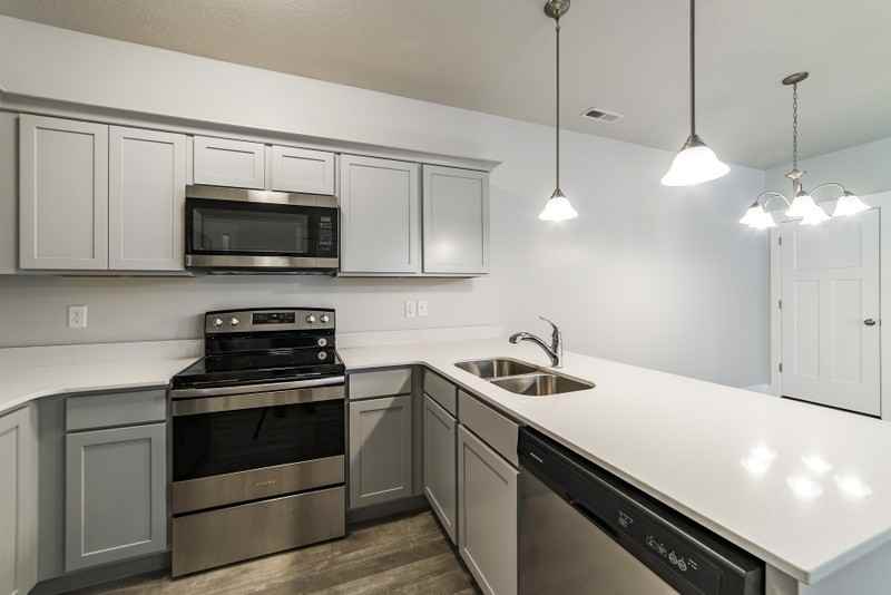 619 N Emery Ln - Photo 3 of 25