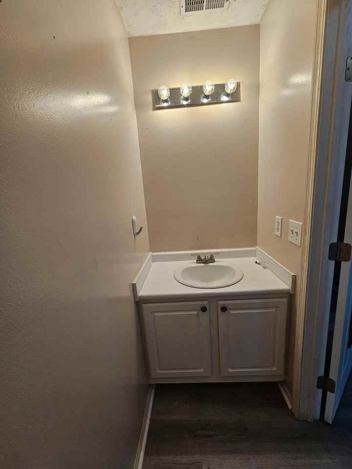 6737 Lagrange Dr - Photo 7 of 18