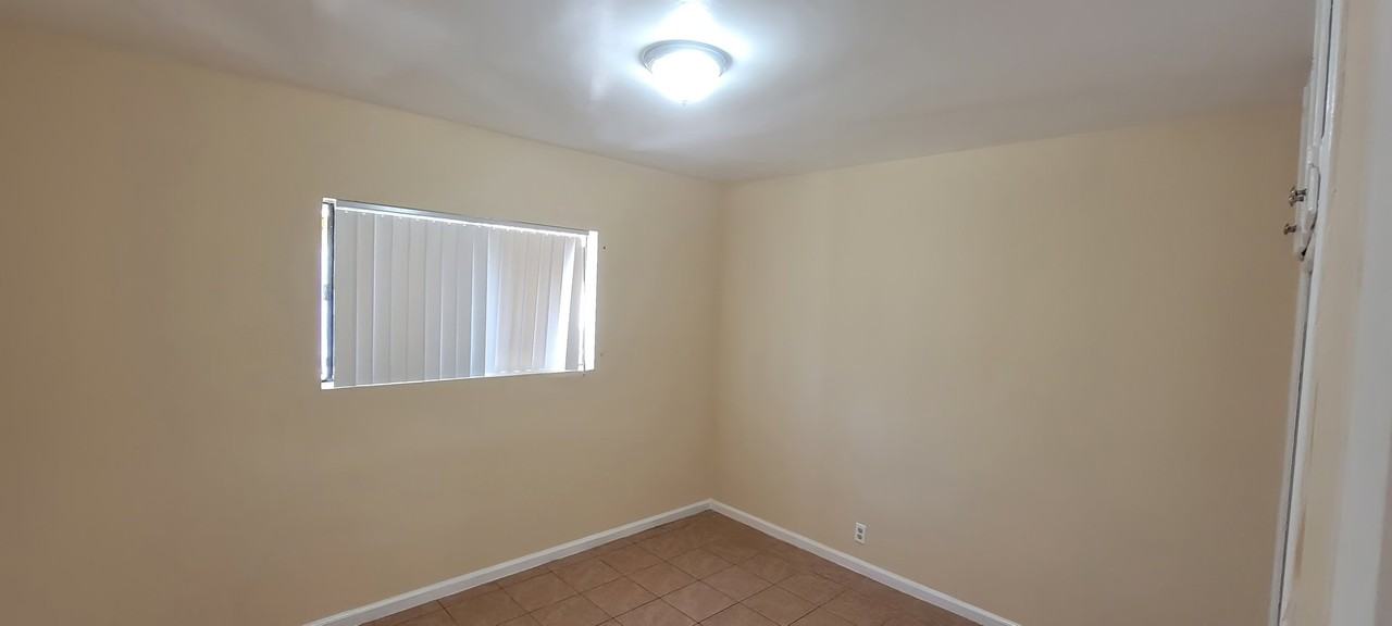 1717 N Alhambra Ave #B - Photo 2 of 6
