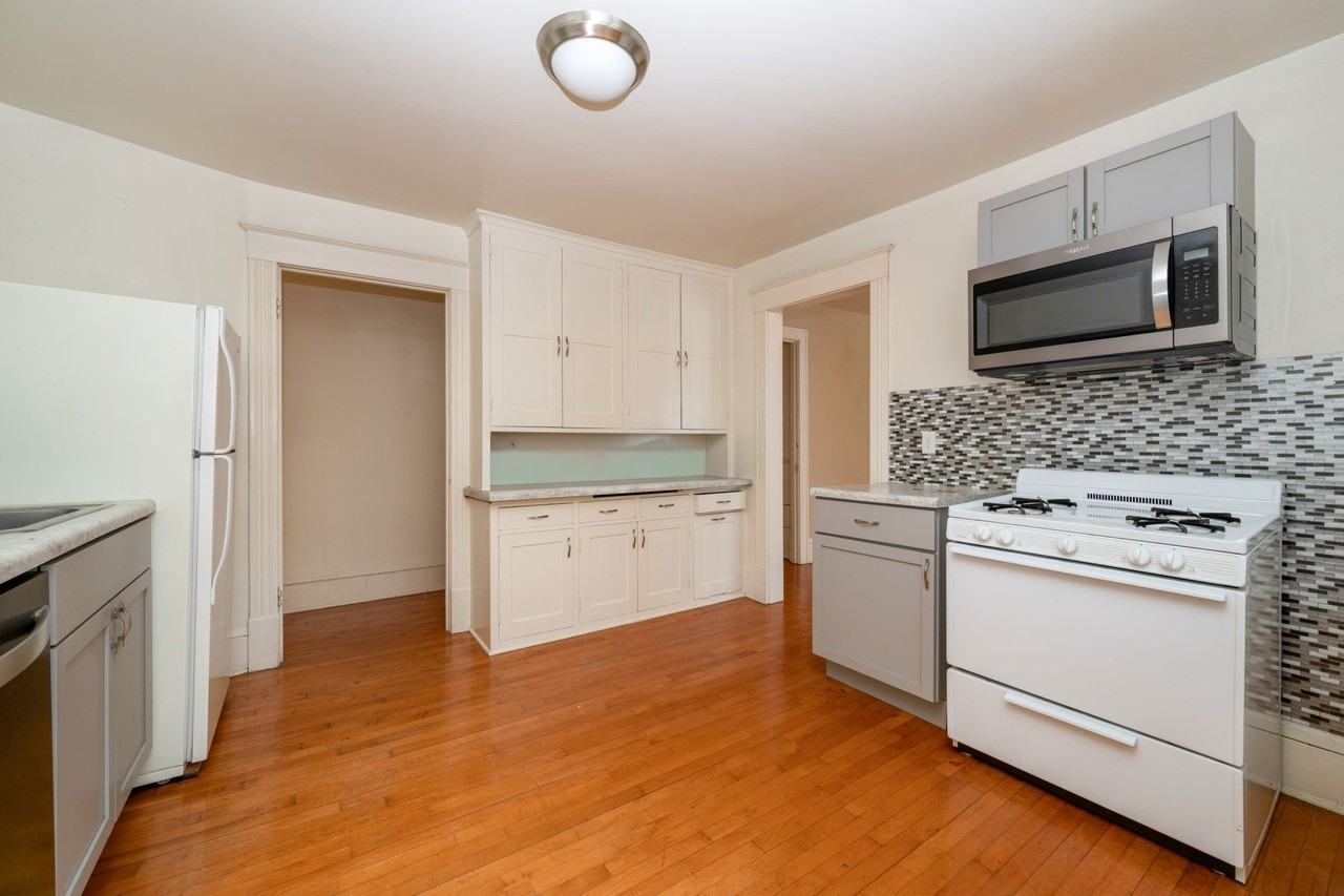 2531 Polk St Ne #2 - Photo 2 of 16