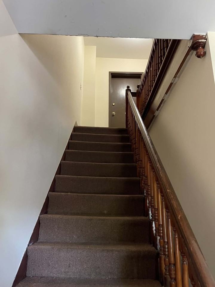 12 Nichols St #5 - Photo 4 of 9