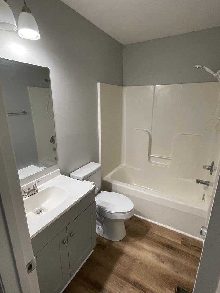 432 Chambers St - Photo 3 of 5
