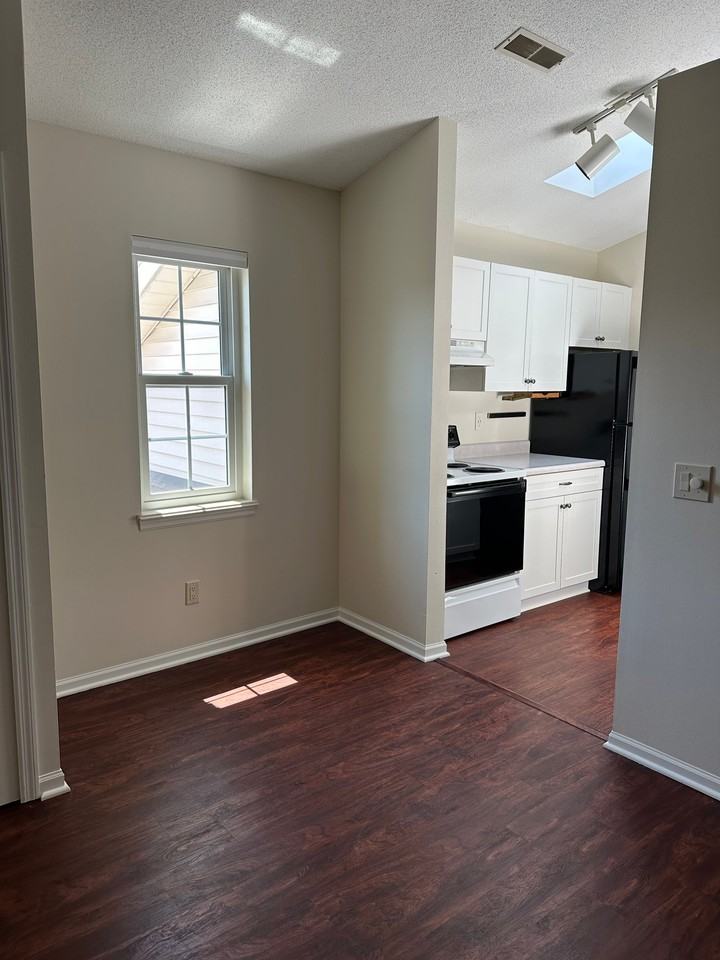 851 Park St #201 - Photo 5 of 16