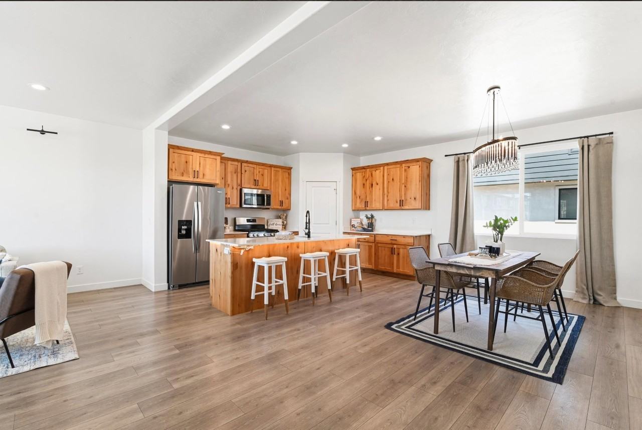 768 W Harvest Glen Rd - Photo 3 of 17