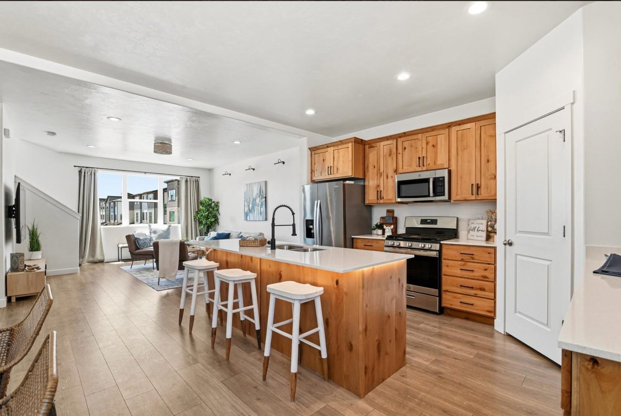 768 W Harvest Glen Rd - Photo 5 of 17