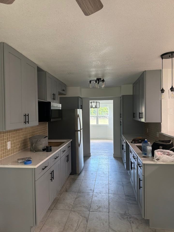 550 Glen Oaks Blvd - Photo 5 of 13