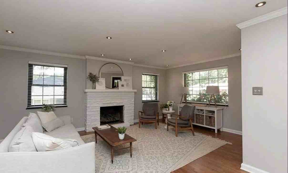 256 Castle Dr - Photo 2 of 20