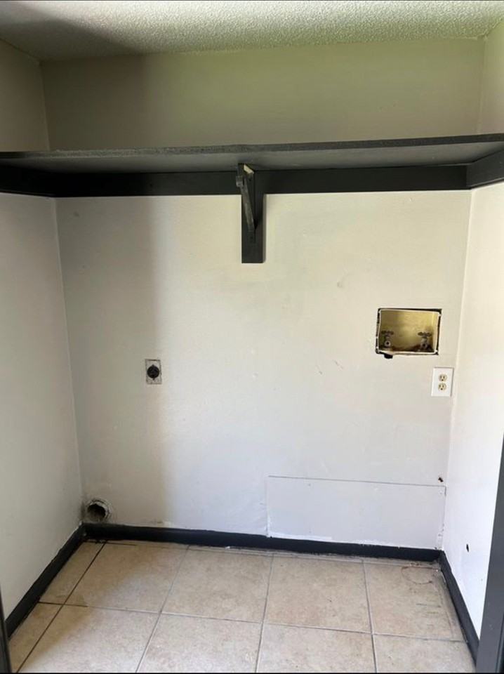 210 Belfast St #D - Photo 6 of 12