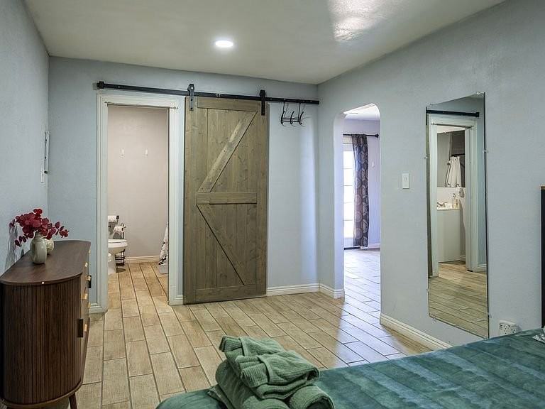 5509 Sydnor Ave - Photo 4 of 9