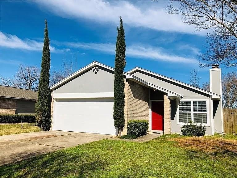 19242 Cypress Canyon Dr - Photo 2 of 12
