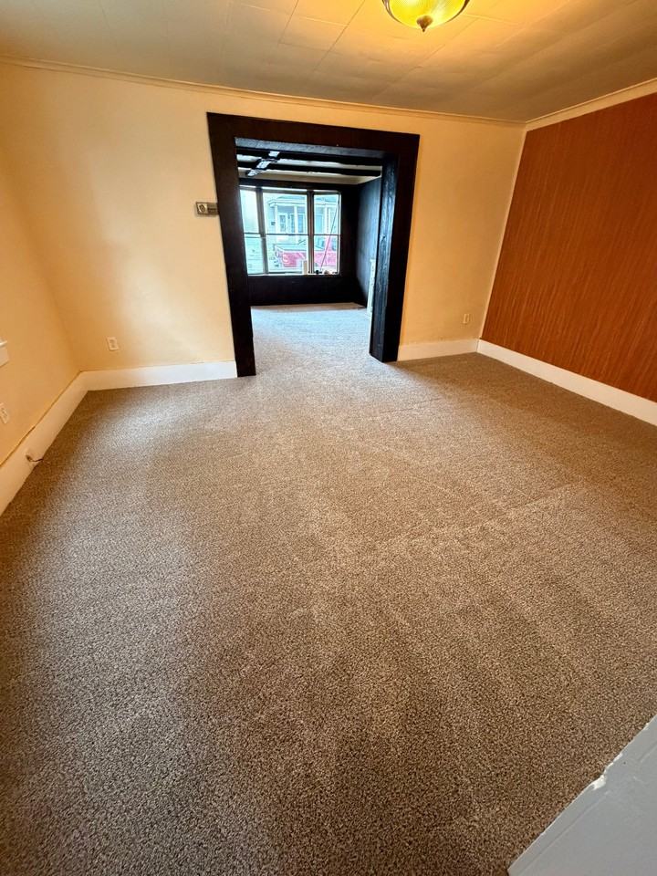 225 W Avenue - Photo 3 of 13