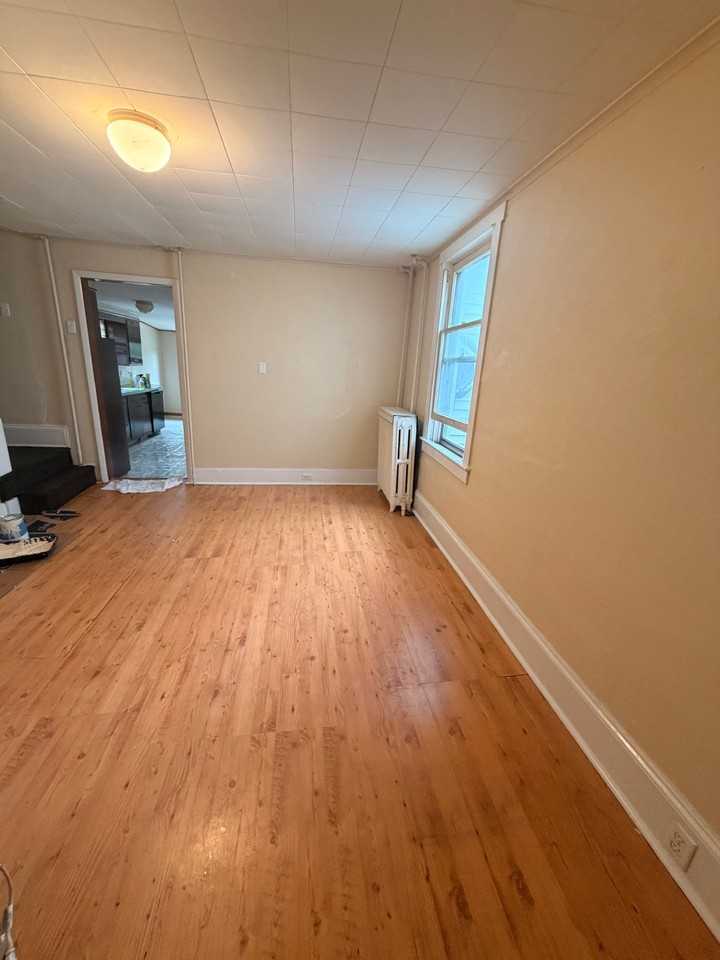 225 W Avenue - Photo 4 of 13