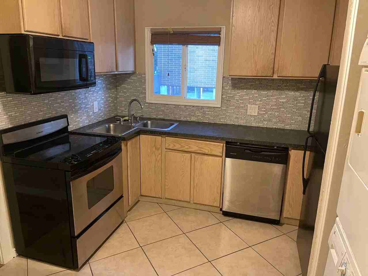 4176 S Highland Dr - Photo 4 of 11