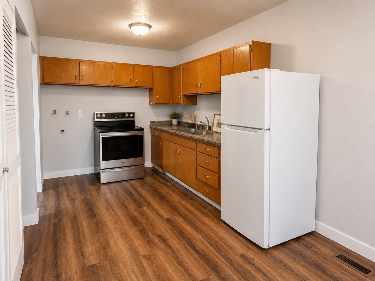 1601 W Ivy Cir #3 - Photo 5 of 13