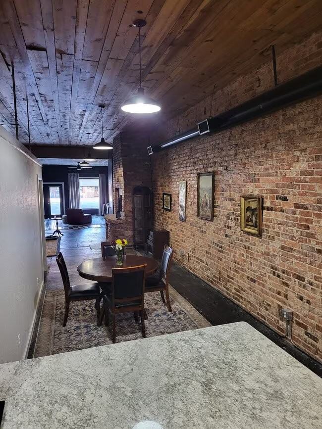 827 W Main St - Photo 2 of 13