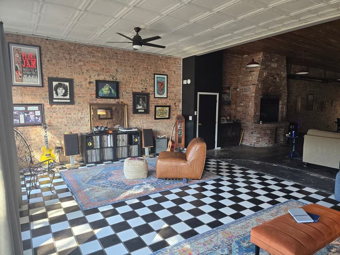 827 W Main St - Photo 5 of 13