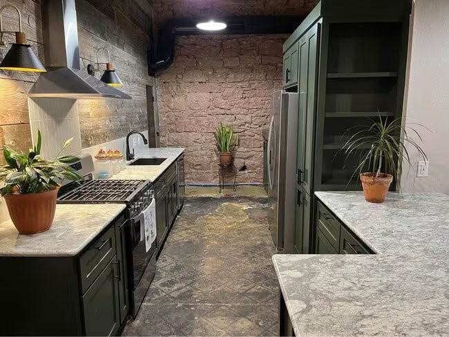827 W Main St - Photo 6 of 13