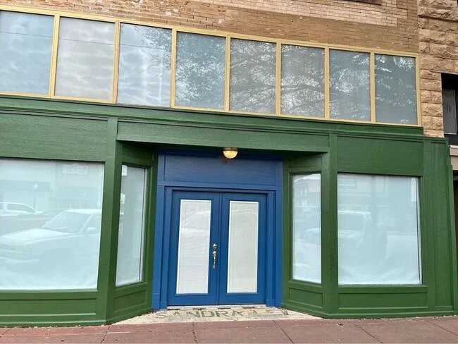 827 W Main St - Photo 7 of 13