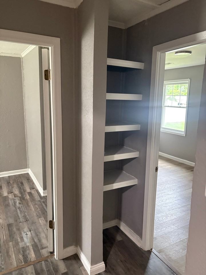 909 S Terrace Dr - Photo 5 of 8
