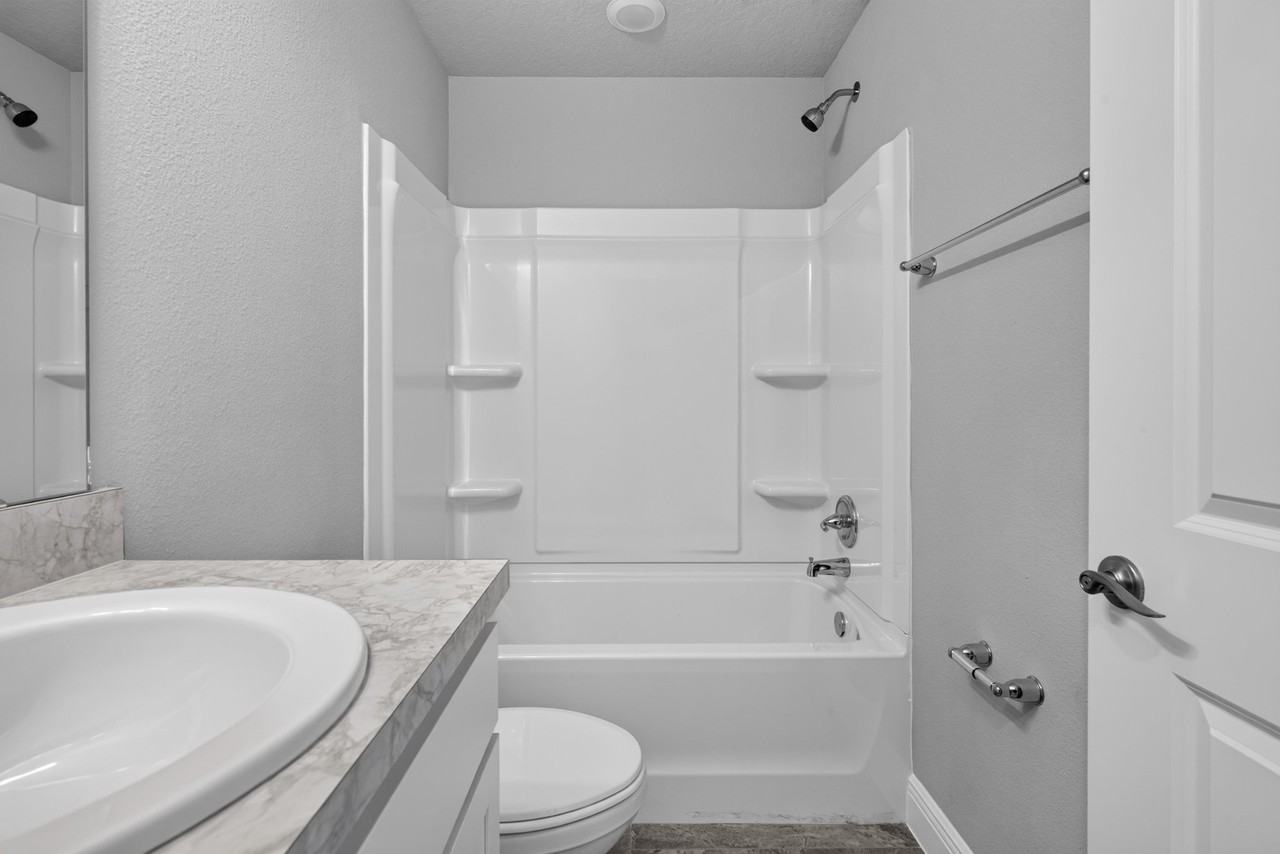 615 Cedar St - Photo 7 of 9