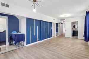 featured image of 8807 S Lowe Ave